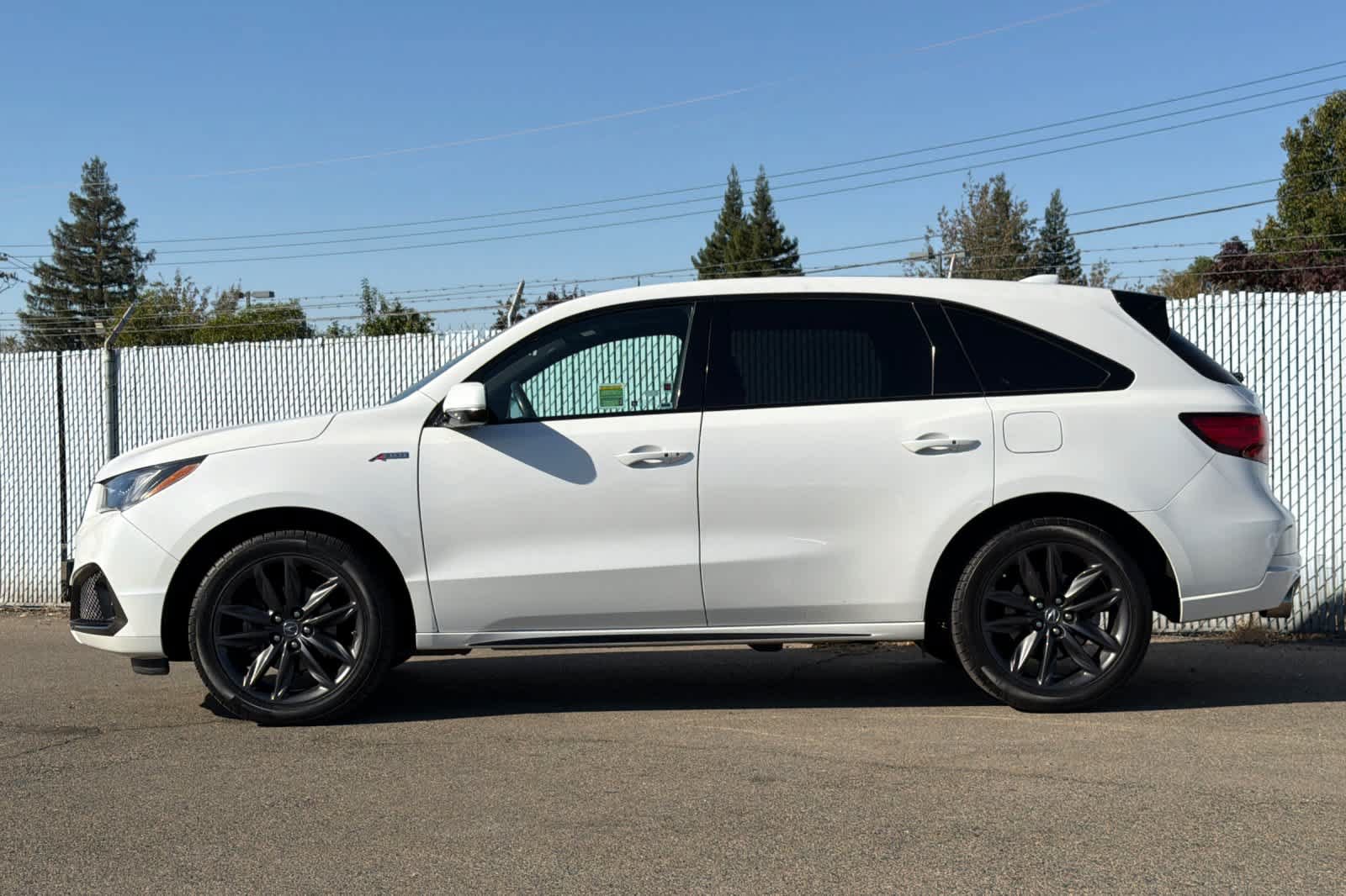 Used 2020 Acura MDX w/ Technology Package AWD/4WD image 2