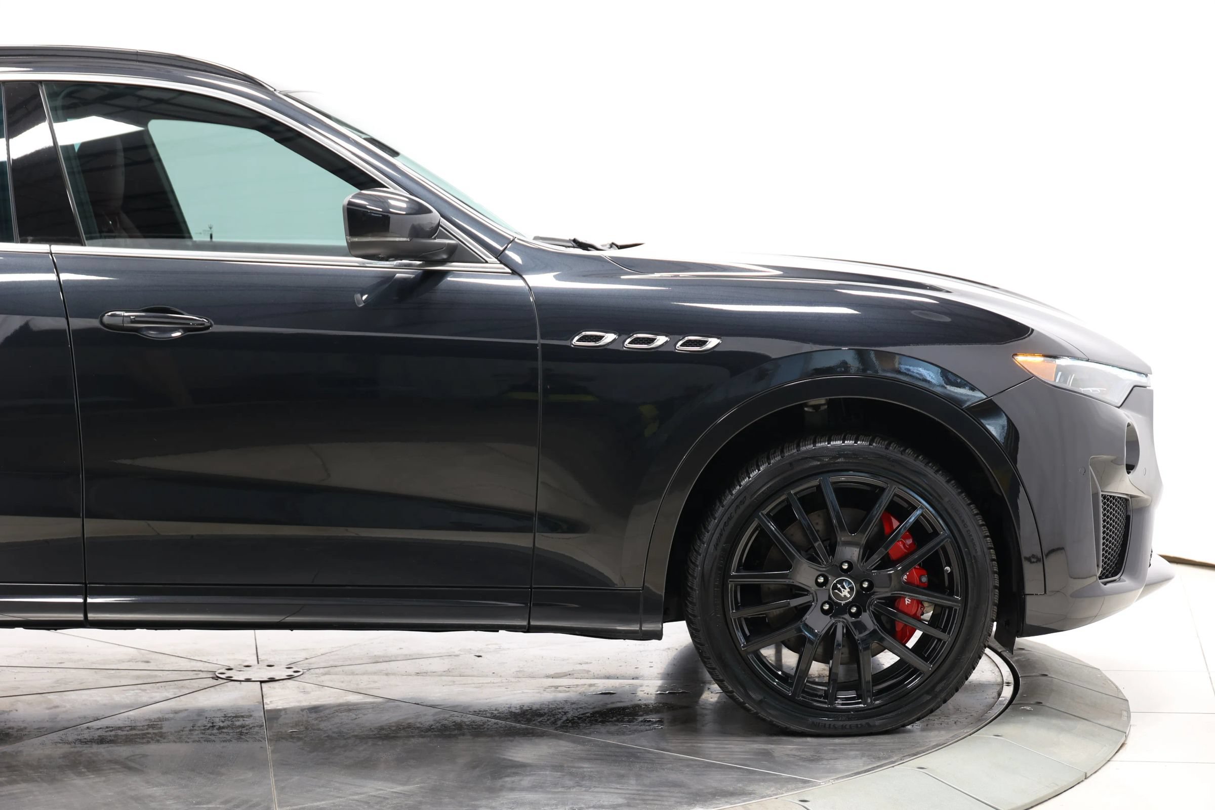 Used 2021 Maserati Levante GTS AWD/4WD image 78