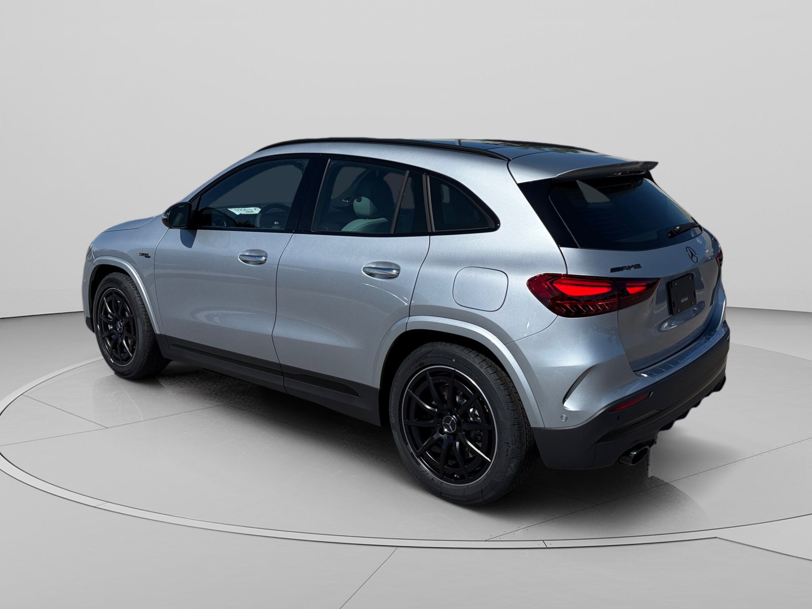 New 2026 Mercedes-Benz GLA 35 AMG 4MATIC image 3
