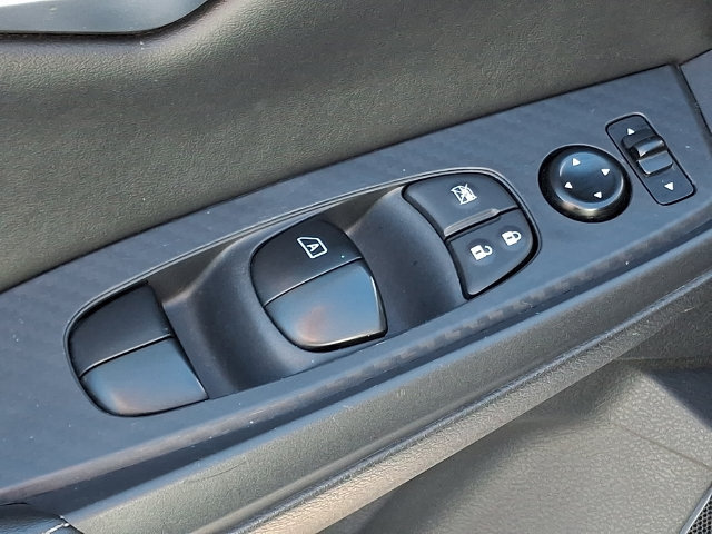 Used 2025 Nissan Sentra SV FWD image 25