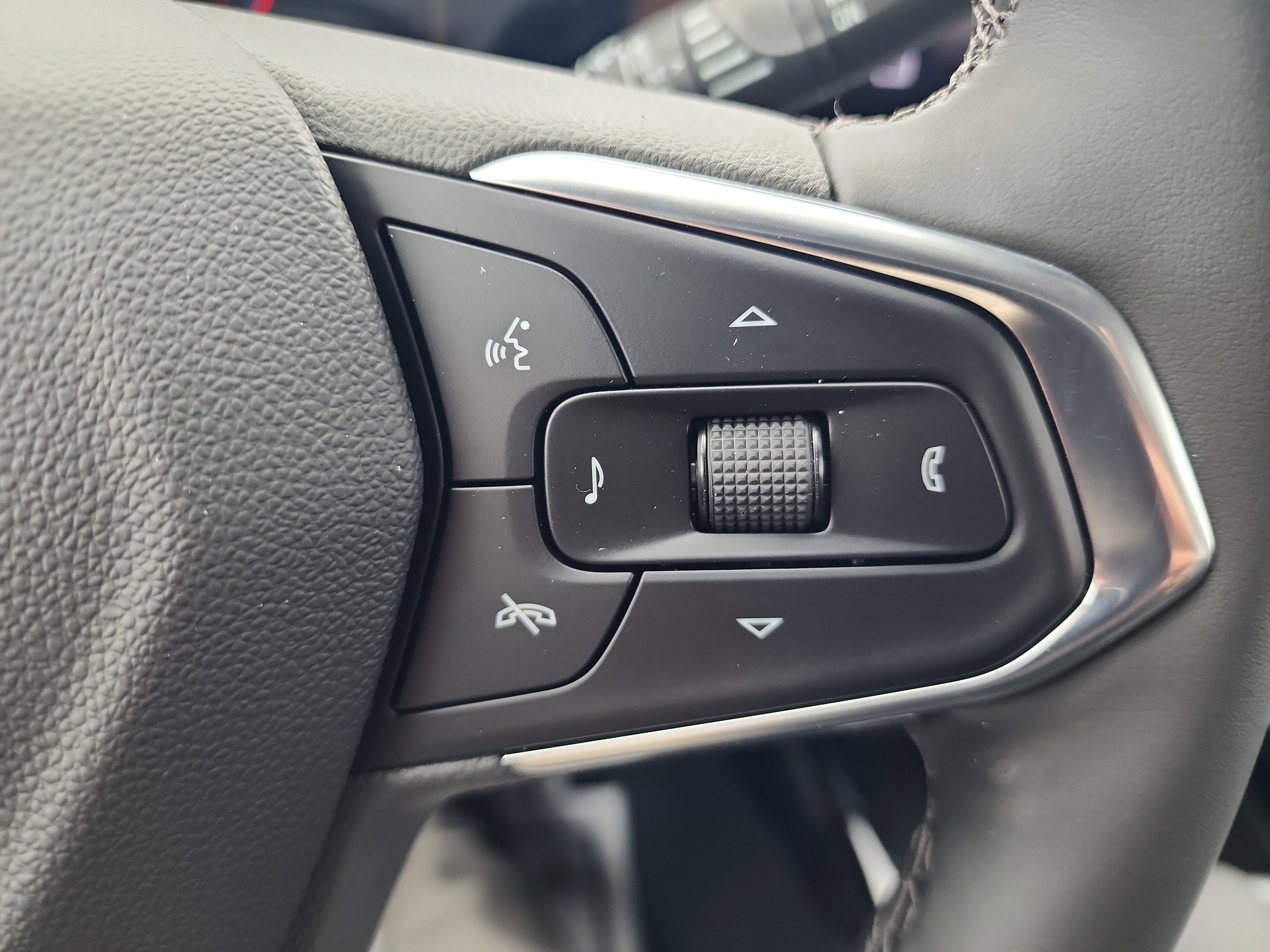 New 2026 Chevrolet Trax LT w/ LT Convenience Package image 17