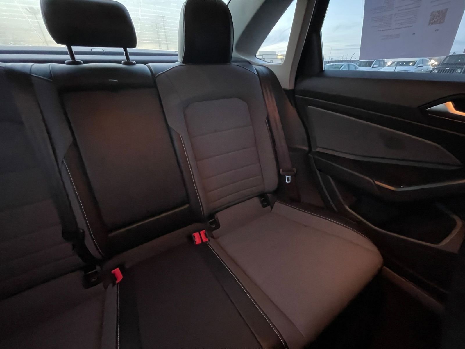 Used 2025 Volkswagen Jetta SE image 37