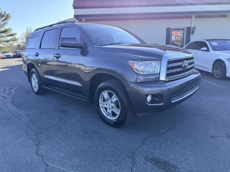 Used 2013 Toyota Sequoia SR5 image 2
