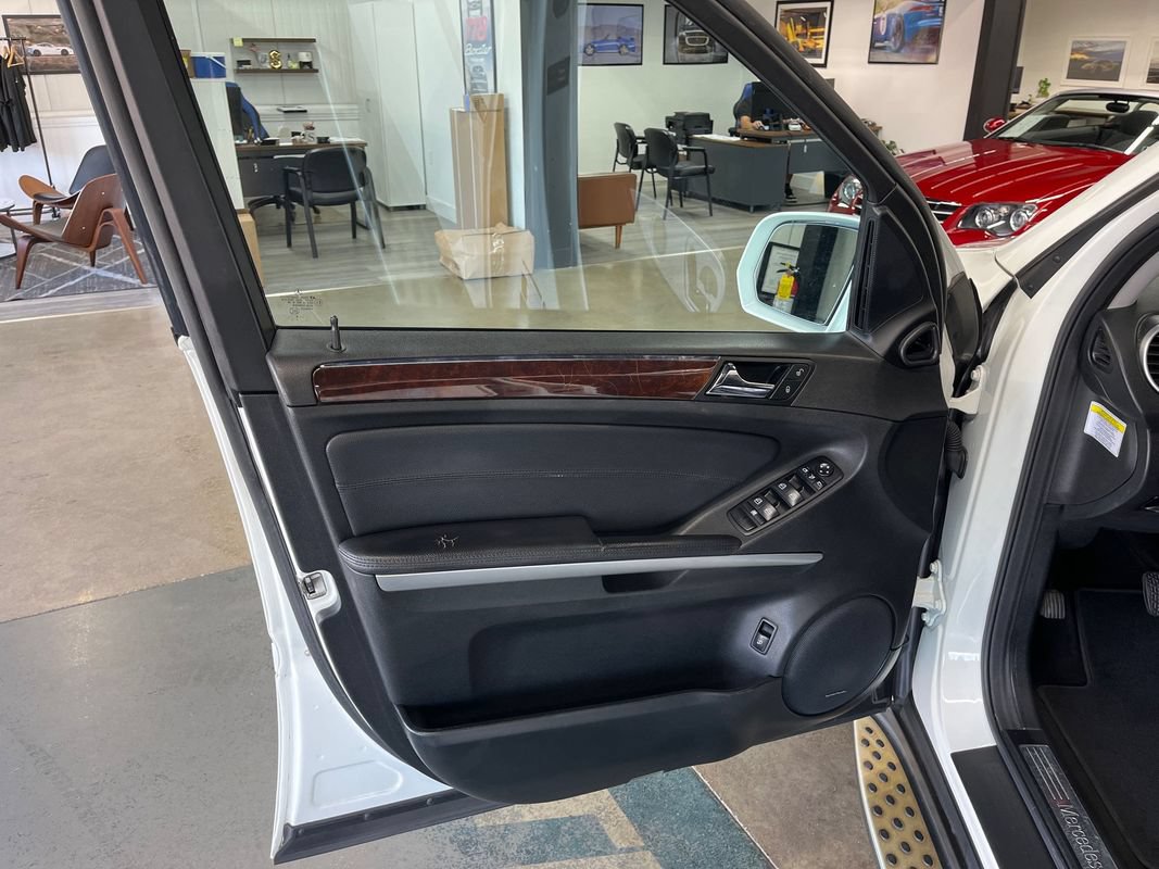 Used 2009 Mercedes-Benz ML 550 4MATIC image 30