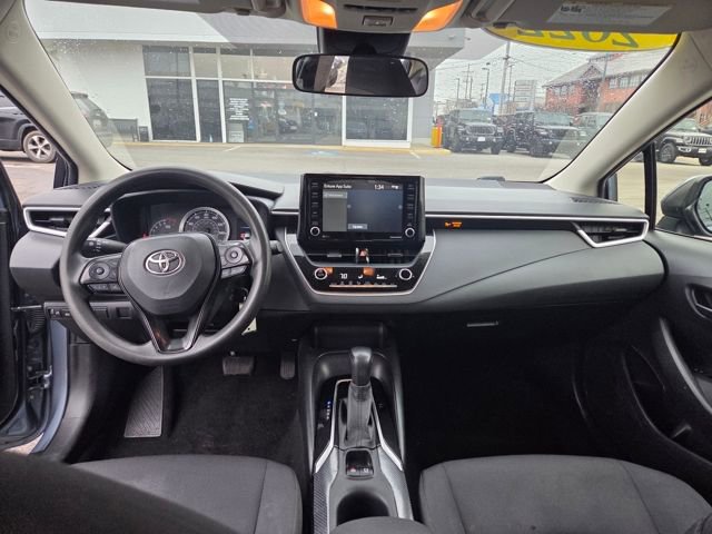 Used 2022 Toyota Corolla LE image 3