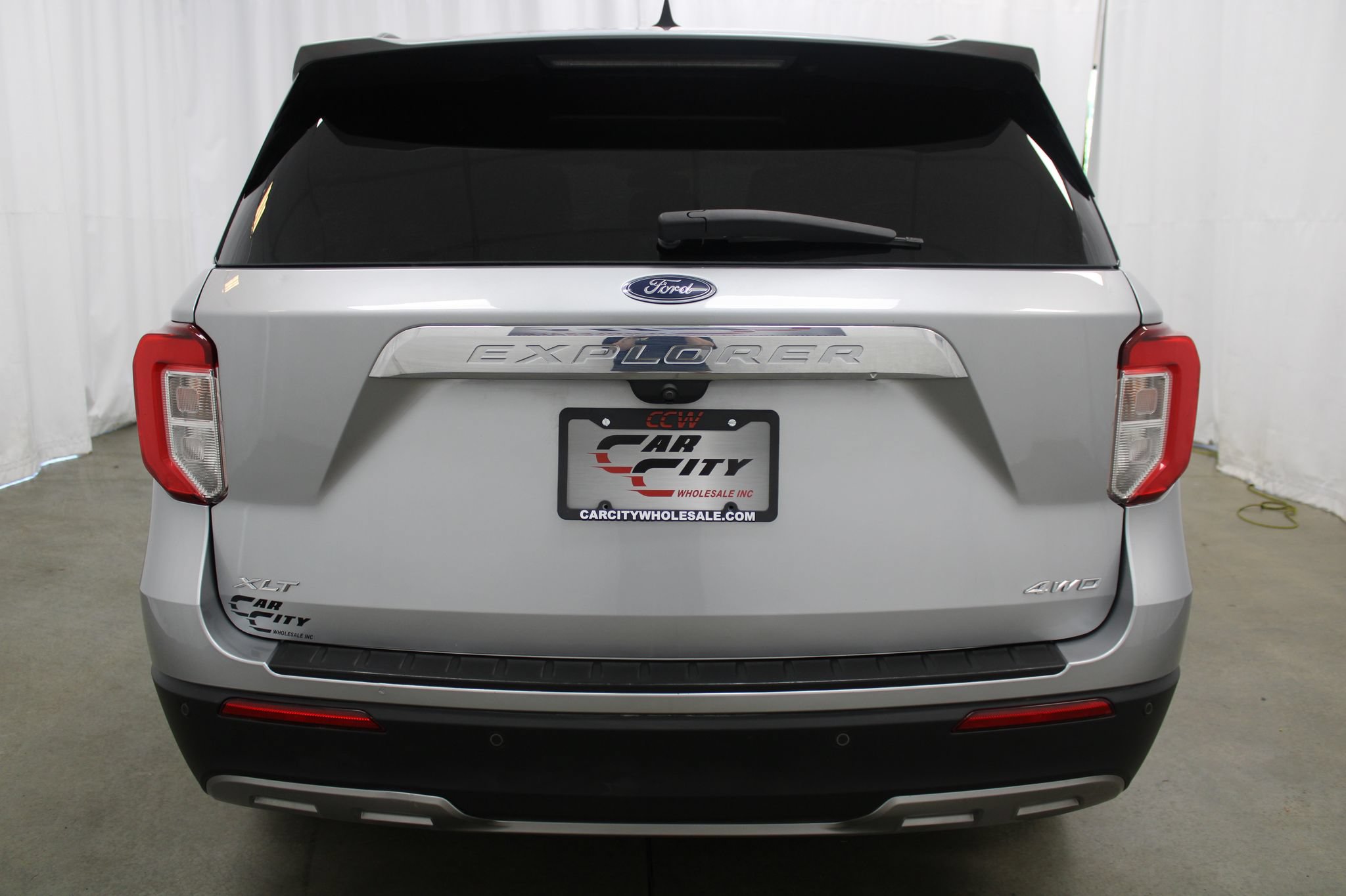 Used 2022 Ford Explorer XLT w/ Equipment Group 202A AWD/4WD image 7