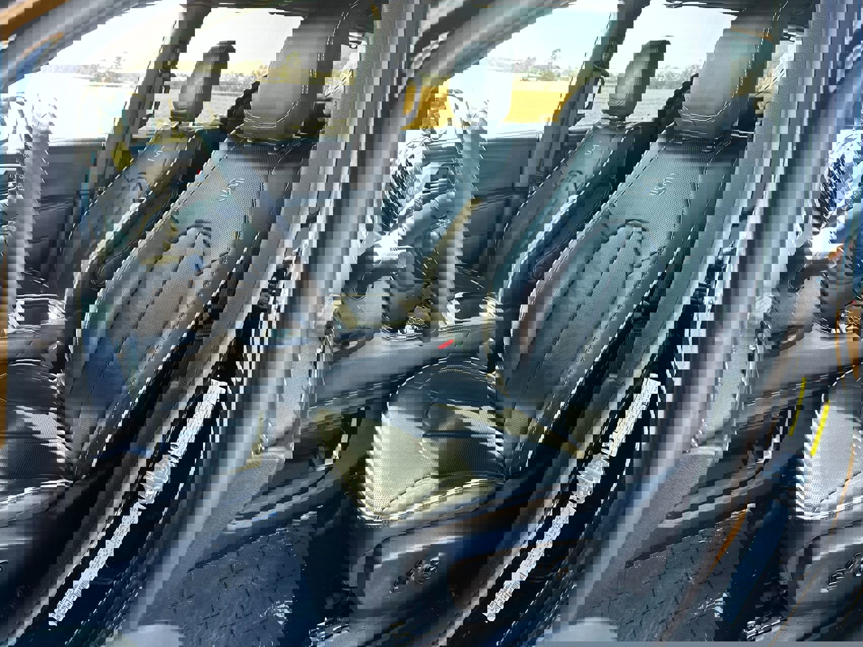 Used 2025 Chrysler Pacifica Limited image 11