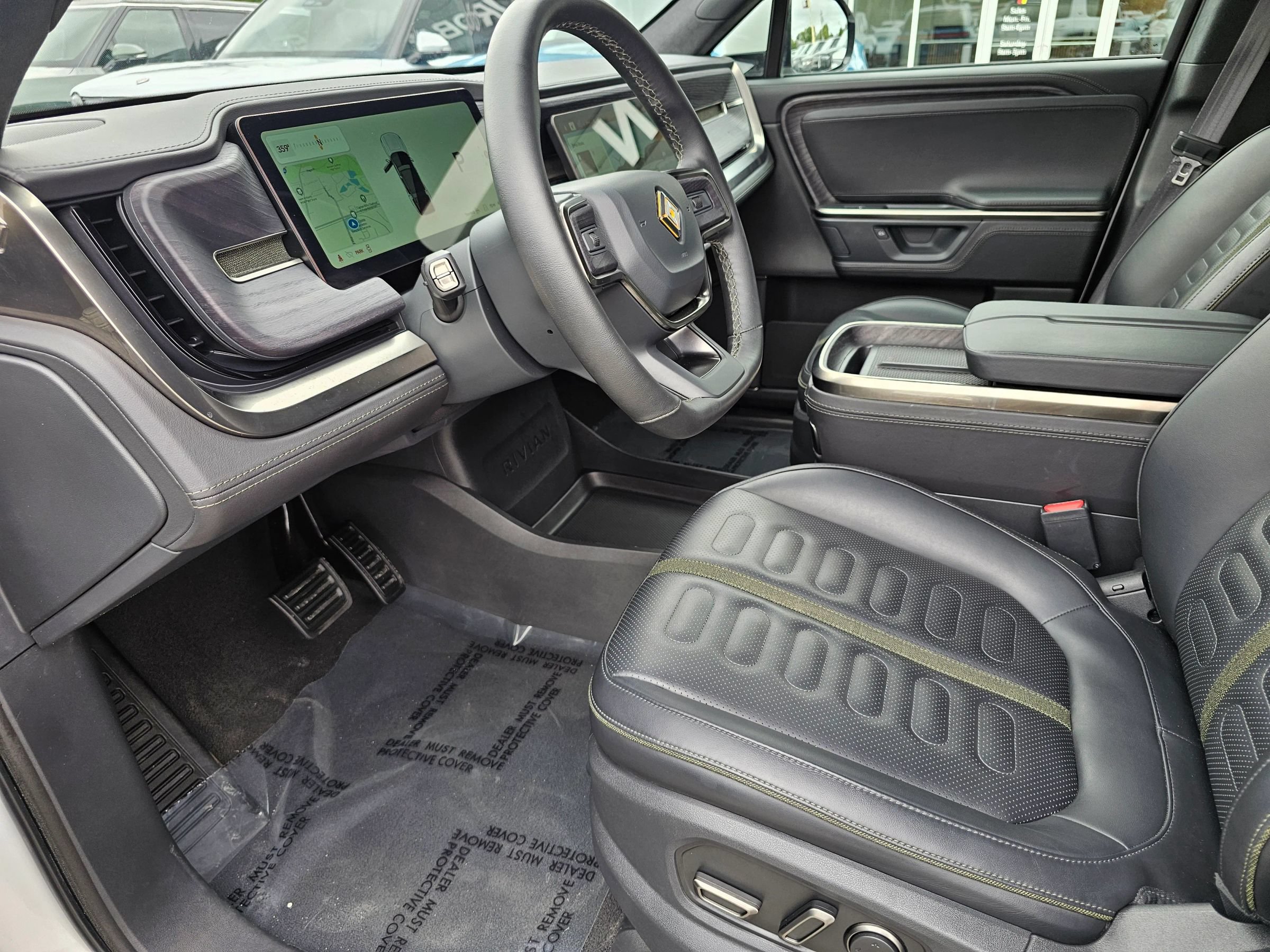 Used 2025 Rivian R1S Adventure Dual AWD/4WD image 11