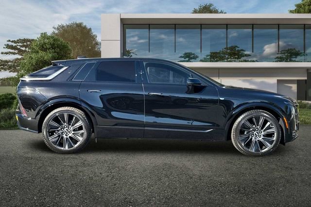 New 2026 Cadillac Lyriq Signature Sport w/ LPO, Floor Liner Package image 3