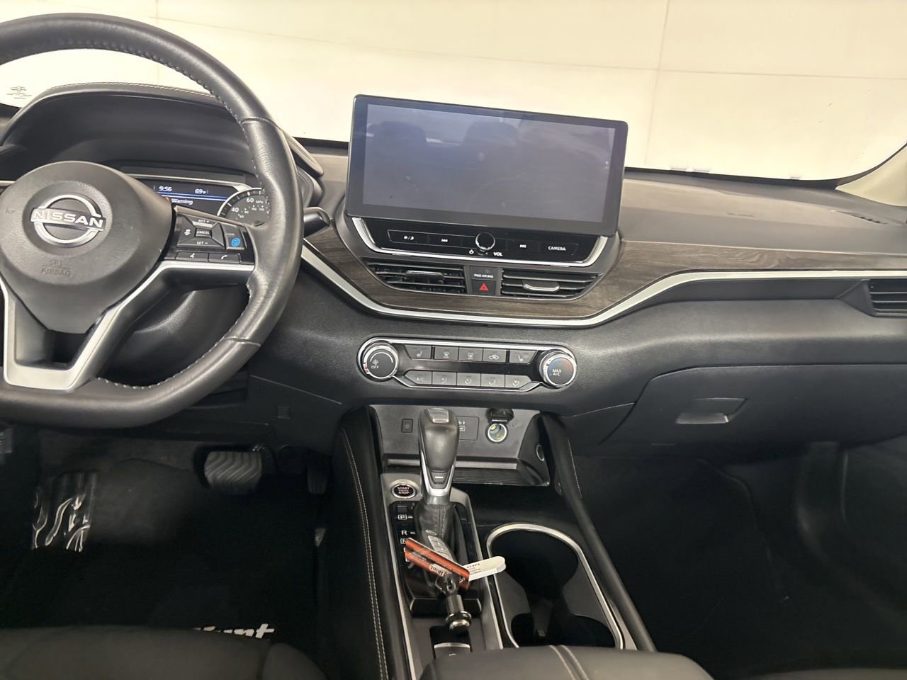 Used 2023 Nissan Altima 2.5 SV w/ SV Premium Package image 22