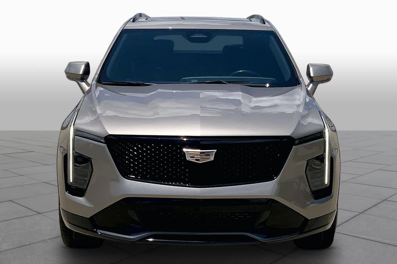 Used 2024 Cadillac XT4 Sport w/ Cold Weather Package FWD image 4