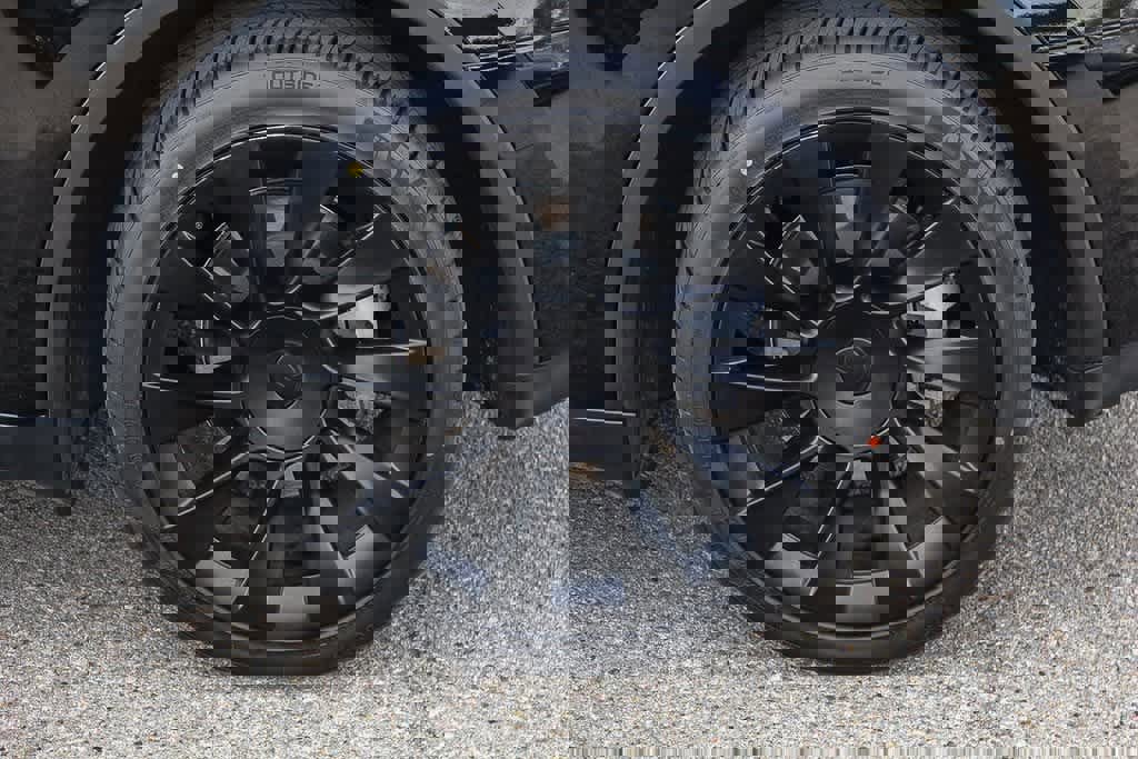 Used 2023 Tesla Model Y Long Range image 11