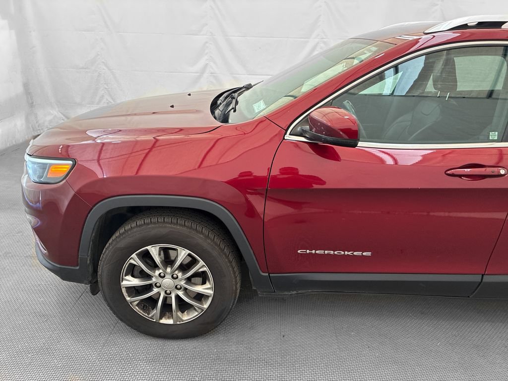 Used 2021 Jeep Cherokee Latitude Lux AWD/4WD image 2