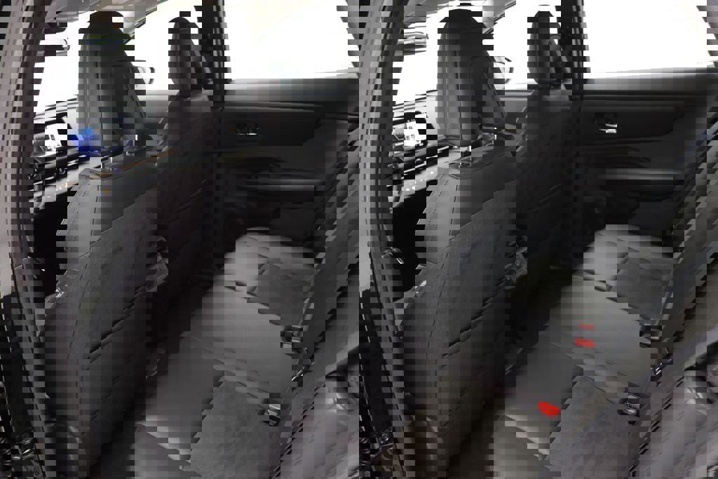 Used 2024 Nissan Ariya AWD image 11