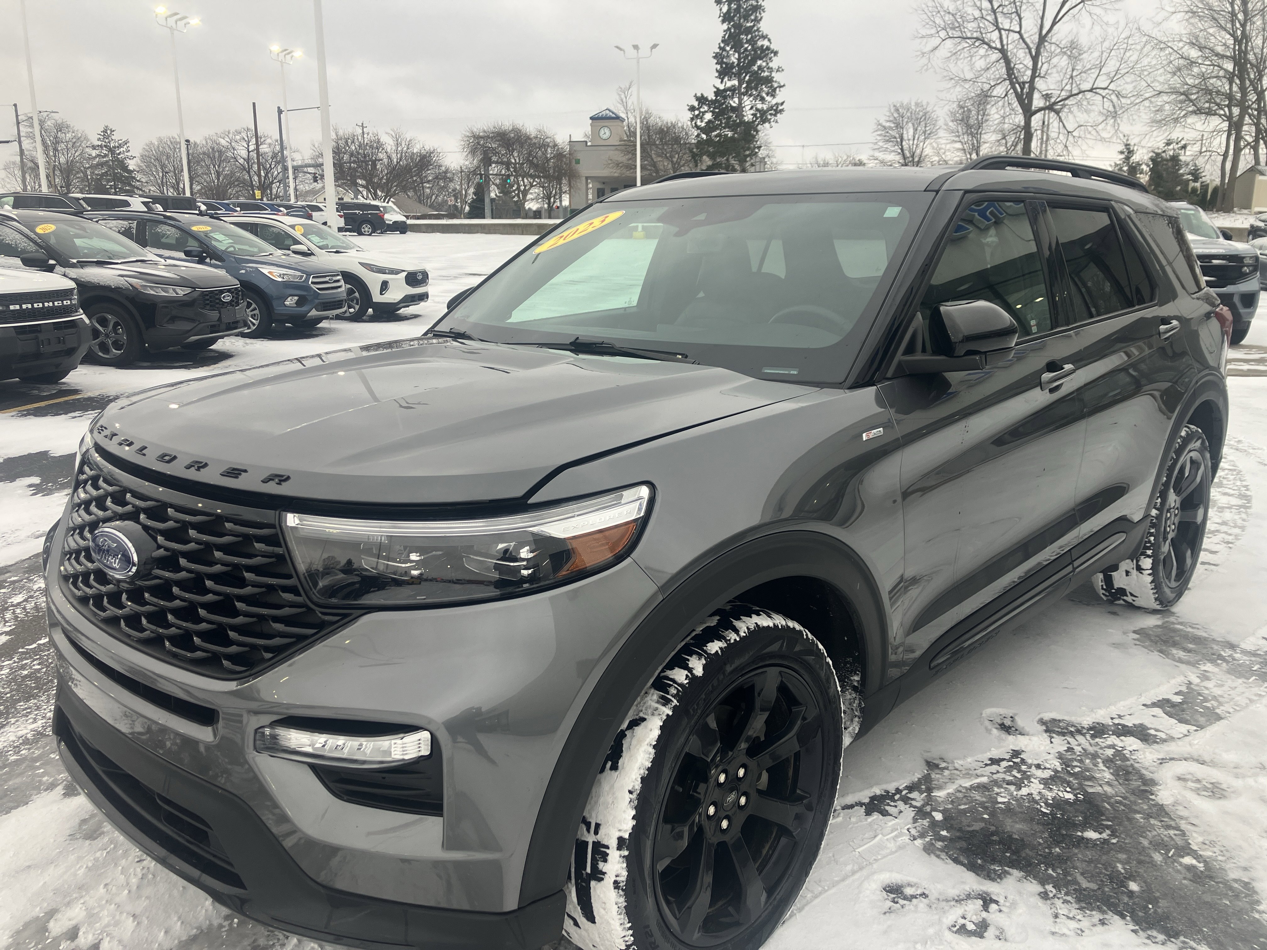 Used 2023 Ford Explorer ST-Line w/ Class IV Trailer Tow Package image 3