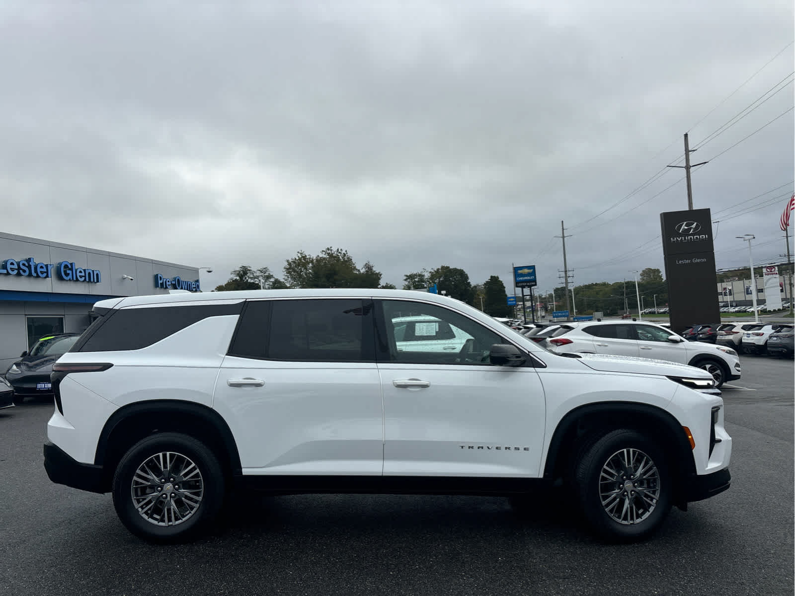 Certified 2024 Chevrolet Traverse LS FWD image 3