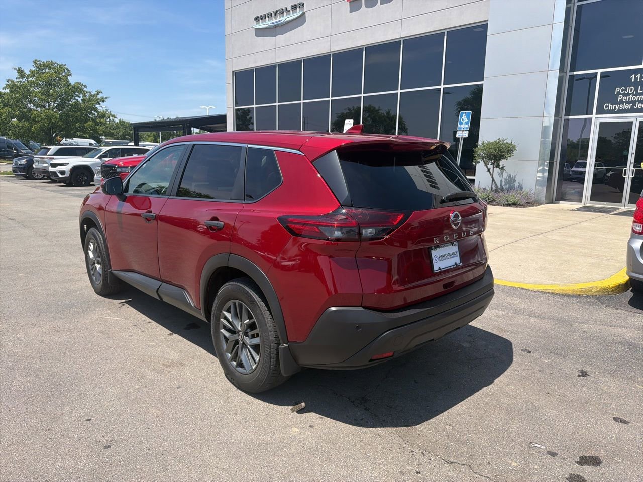 Used 2021 Nissan Rogue S FWD image 5
