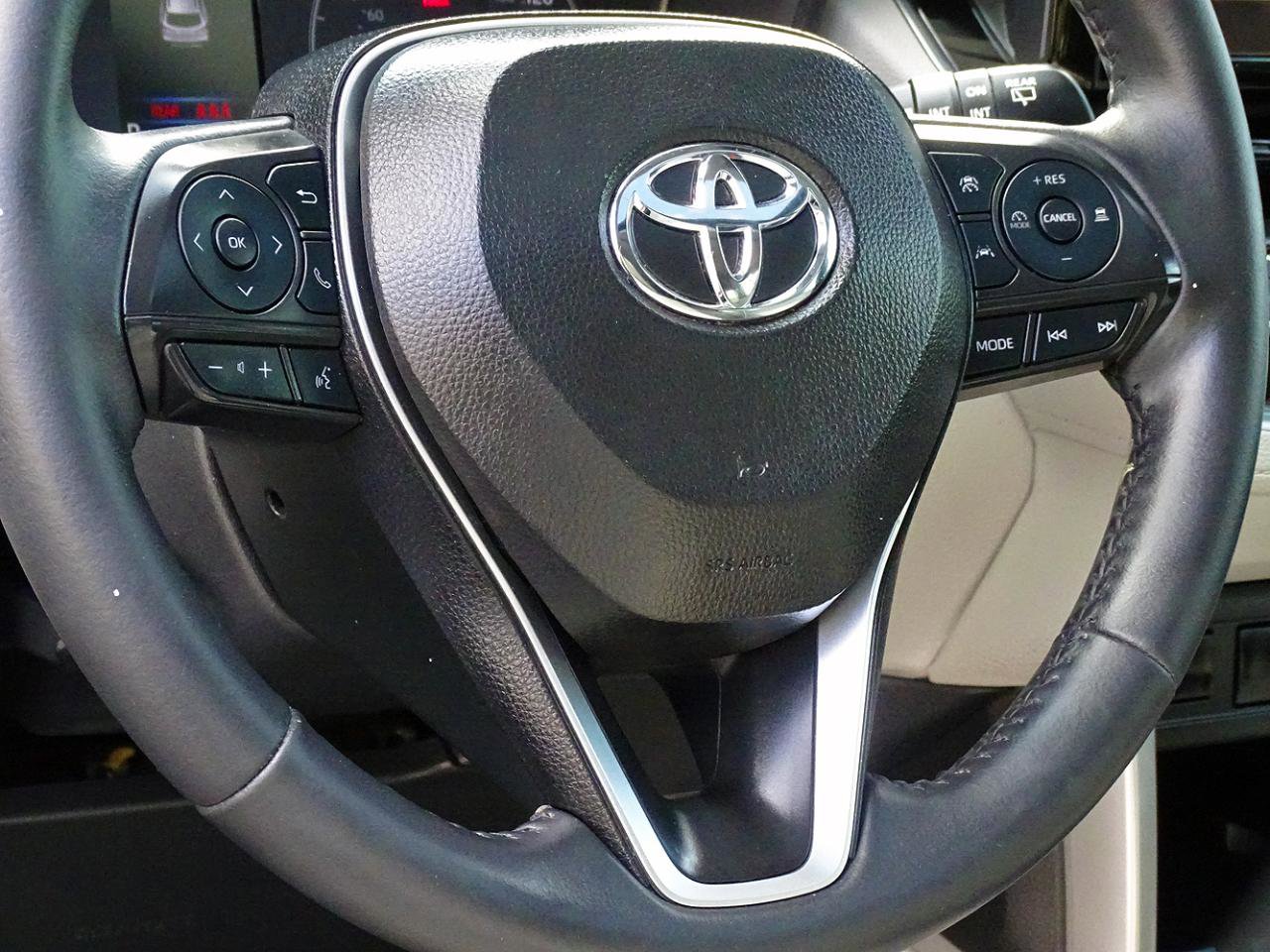 Used 2024 Toyota Corolla Cross LE w/ Moonroof Package FWD image 25