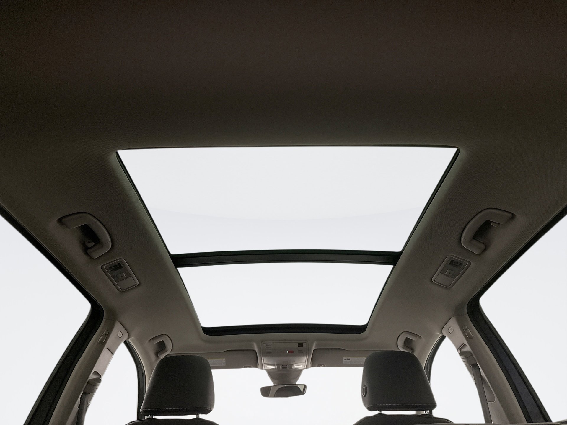 Used 2022 Volkswagen Tiguan SE image 18