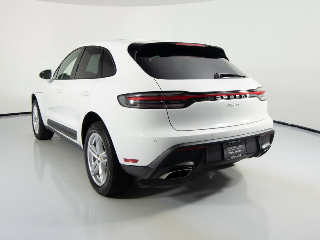 Certified 2025 Porsche Macan image 3