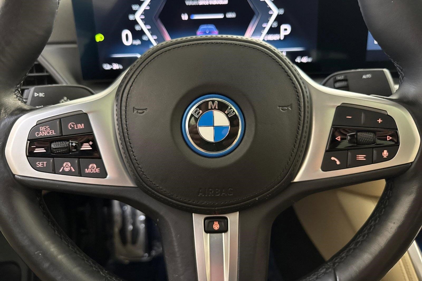 Used 2023 BMW i4 eDrive40 w/ M Sport Package RWD image 17