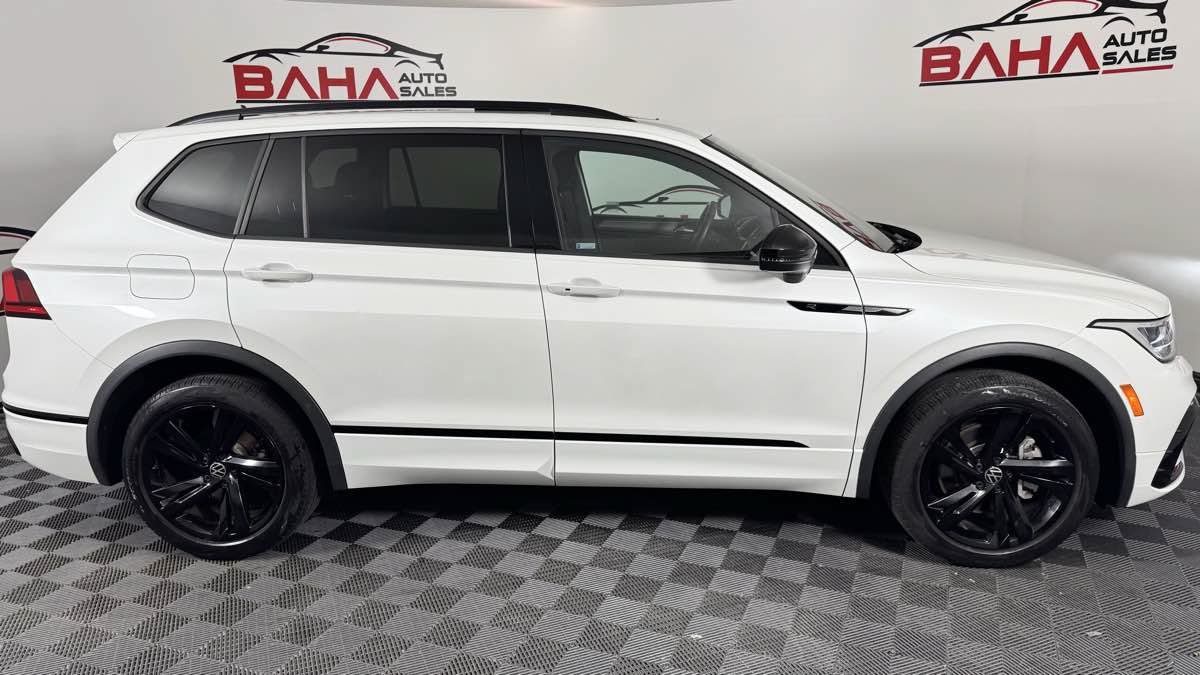 Used 2023 Volkswagen Tiguan SE R-Line AWD/4WD image 7