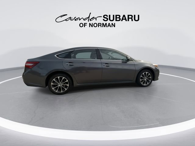 Used 2018 Toyota Avalon XLE image 3