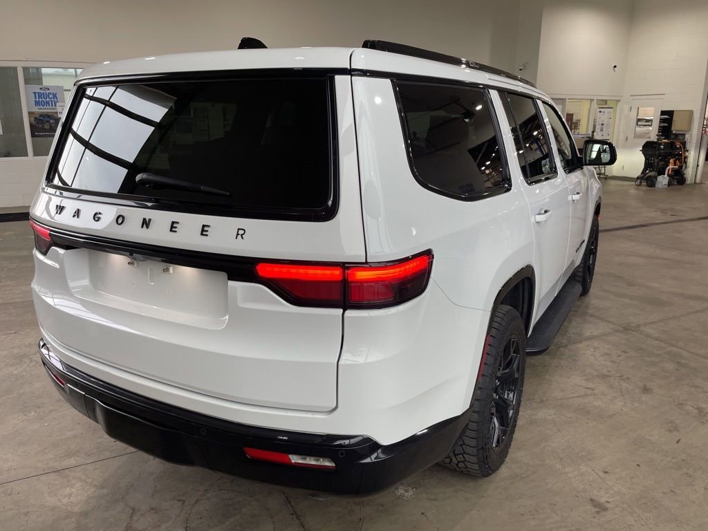 Used 2024 Jeep Wagoneer Series II AWD/4WD image 6