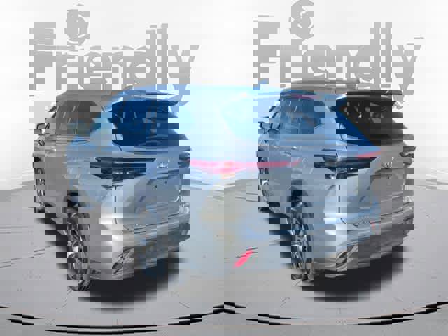 Used 2023 Toyota Highlander XLE image 7