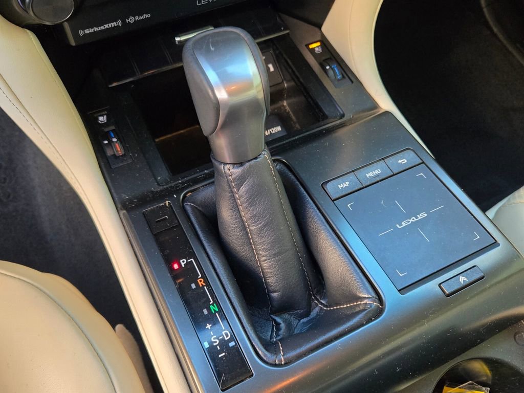 Used 2023 Lexus GX 460 Luxury w/ Sport Design Package image 18