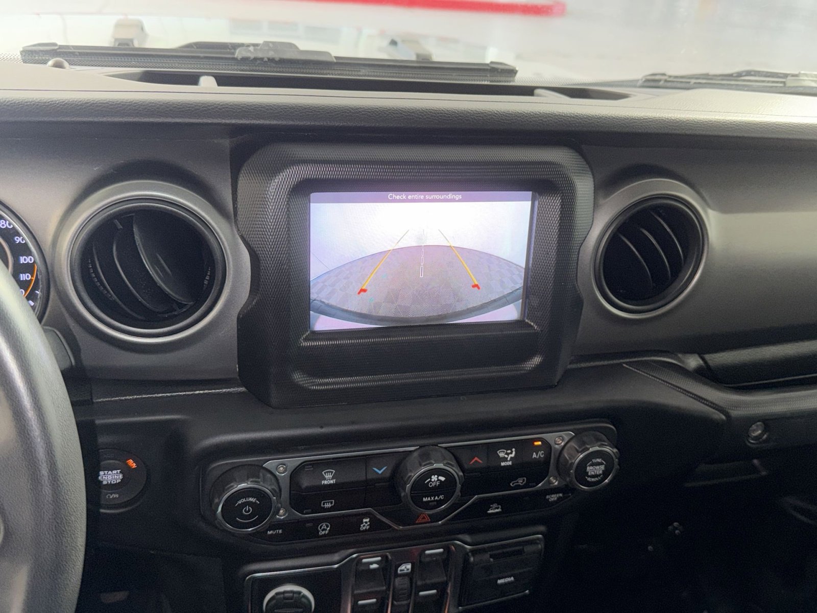 Used 2023 Jeep Wrangler Sport S image 19