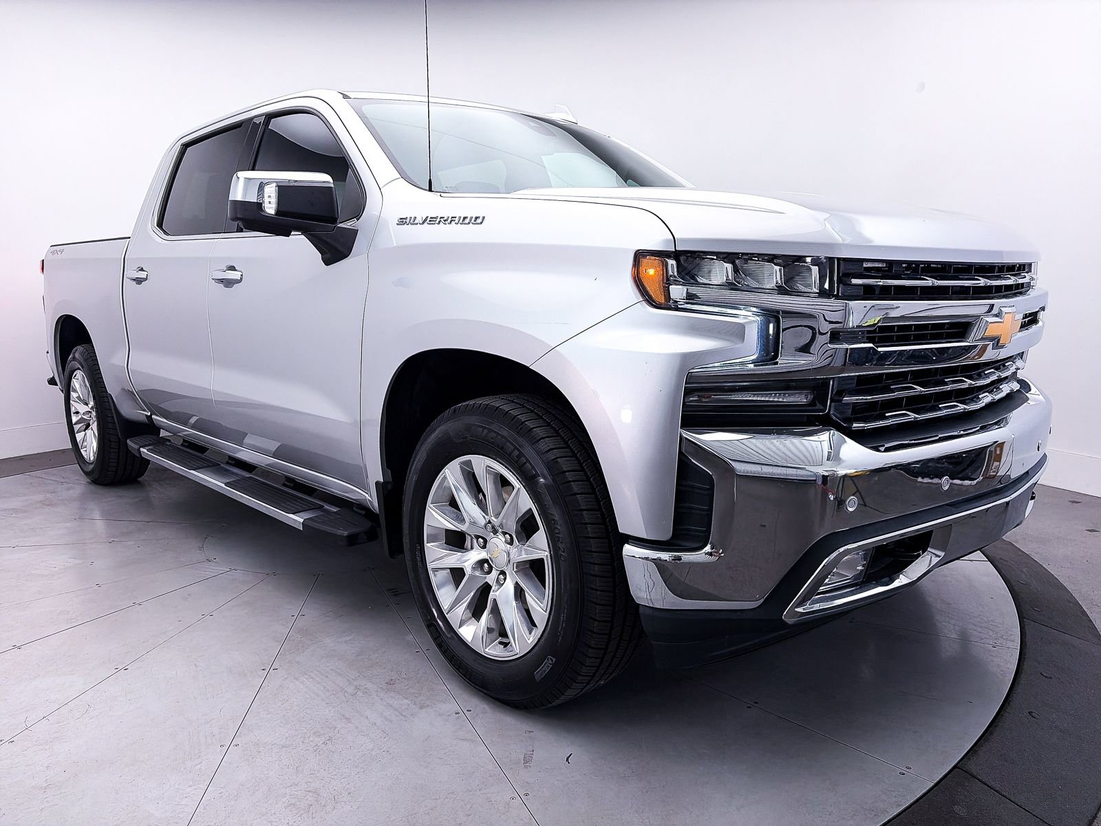 Used 2019 Chevrolet Silverado 1500 LTZ w/ LTZ Premium Package AWD/4WD image 13
