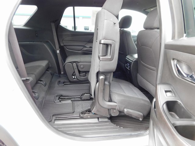 Used 2023 Chevrolet Traverse LT image 30