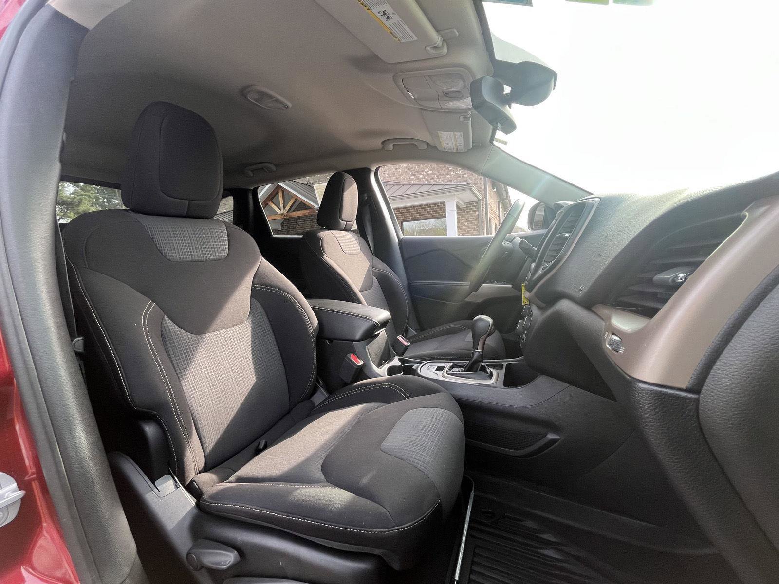 Used 2017 Jeep Cherokee Latitude image 13