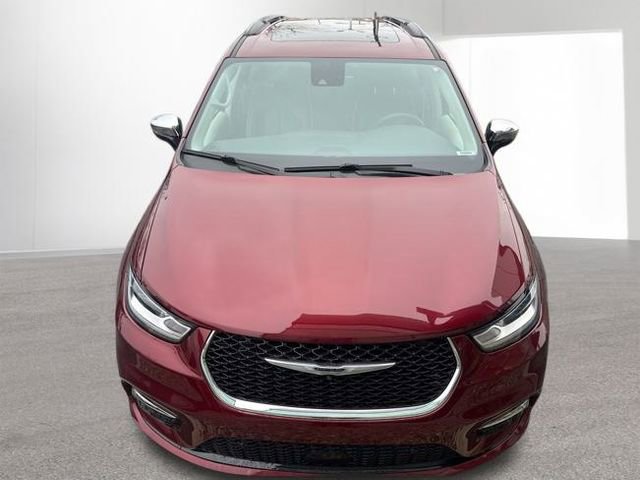 Used 2023 Chrysler Pacifica Limited image 12
