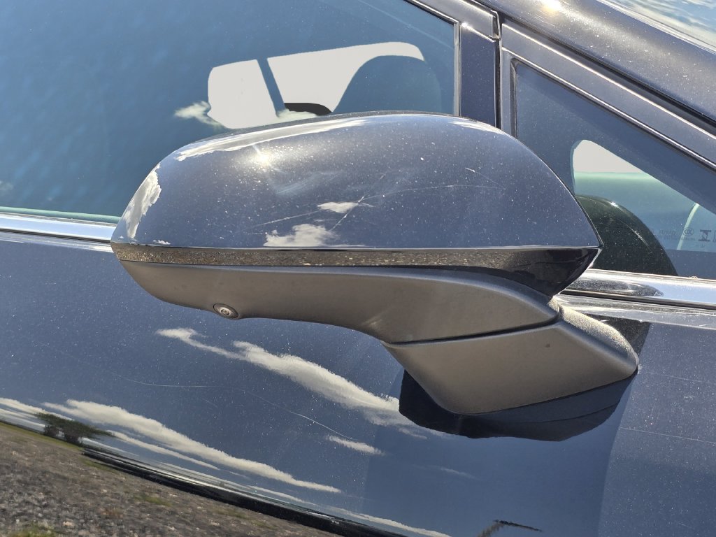 Used 2025 Chevrolet Equinox EV LT FWD image 12