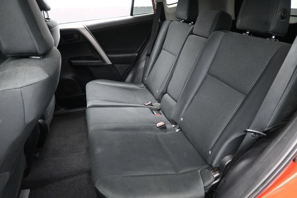 Used 2016 Toyota RAV4 LE AWD/4WD image 12