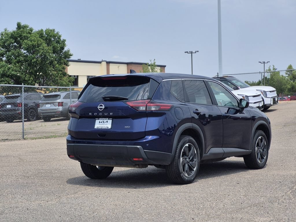 Used 2025 Nissan Rogue SV AWD/4WD image 5