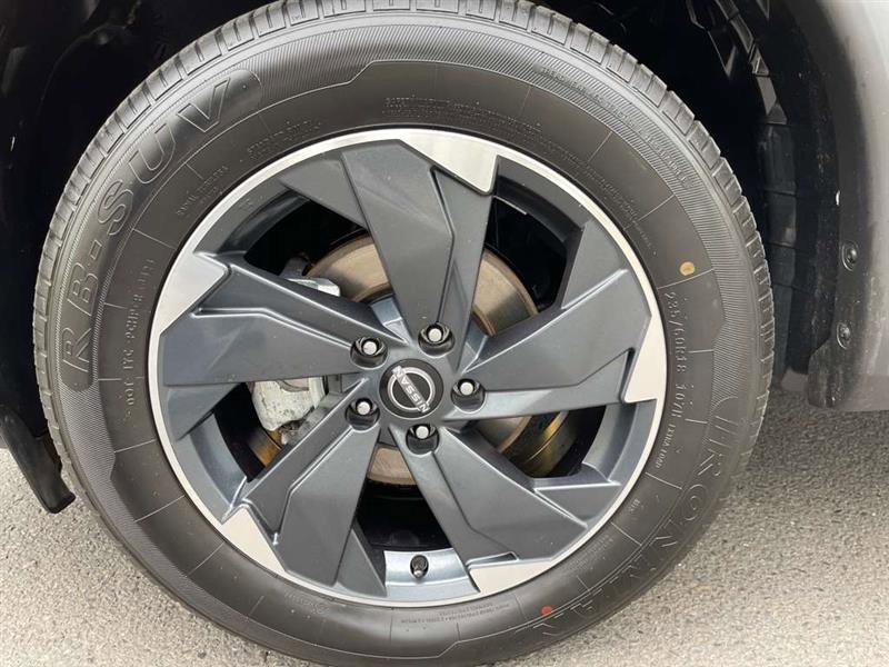 Used 2024 Nissan Rogue SV image 99