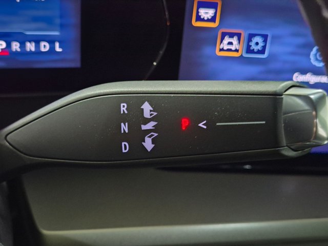 Used 2024 Chevrolet Traverse LT FWD image 16