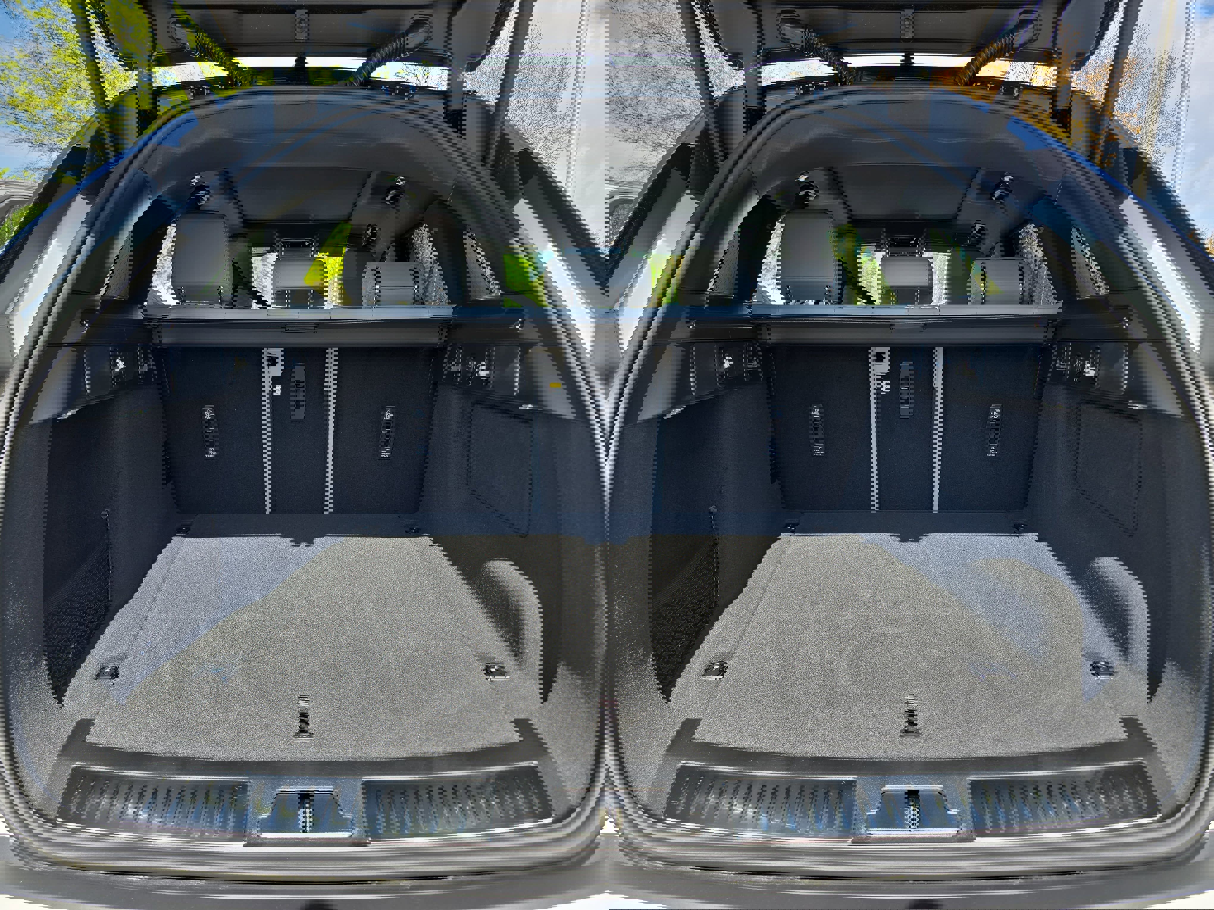 New 2026 Land Rover Range Rover Velar Dynamic SE AWD/4WD image 12