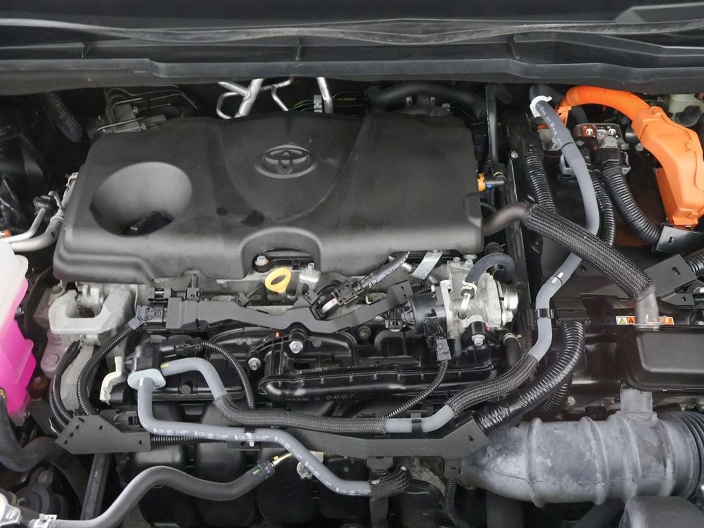 Used 2024 Toyota Sienna LE AWD/4WD image 19