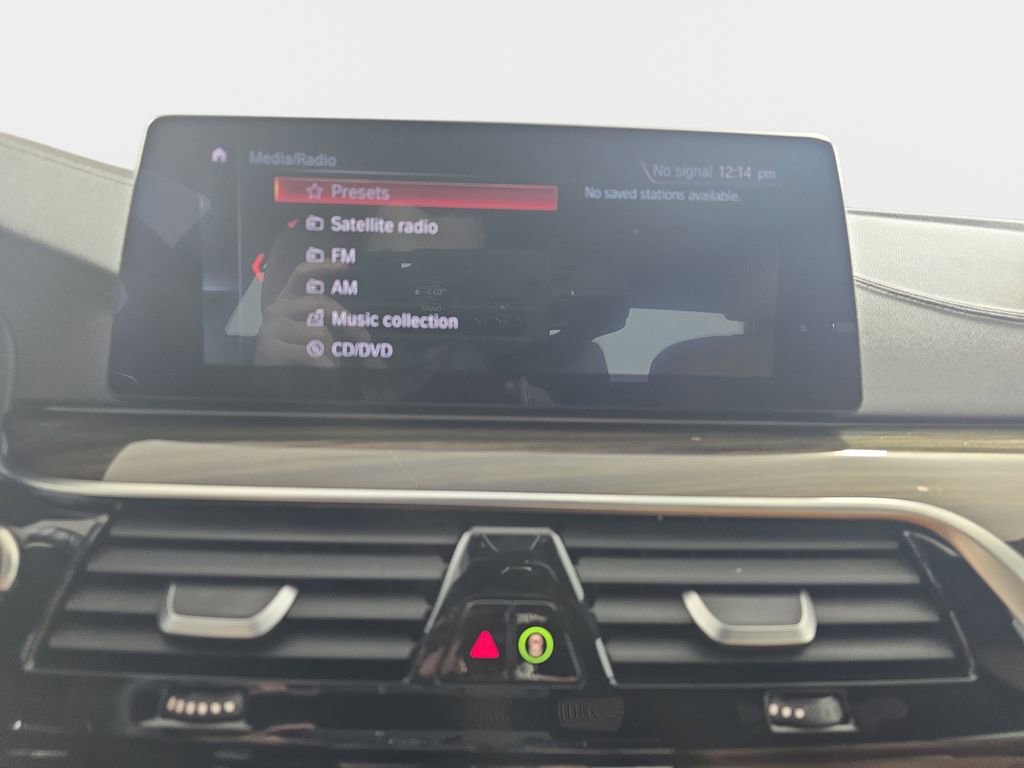 Used 2019 BMW M550i xDrive w/ Premium Package AWD/4WD image 23