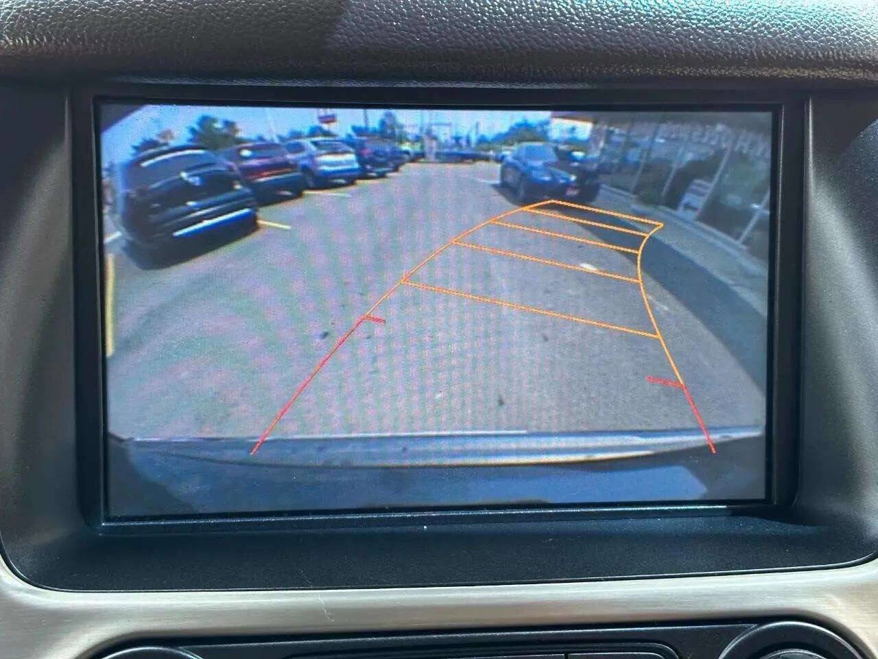 Used 2015 GMC Yukon XL Denali w/ Premium Package AWD/4WD image 11