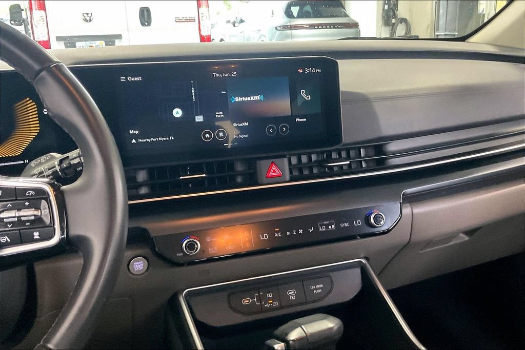 Used 2026 Kia Carnival FWD image 10
