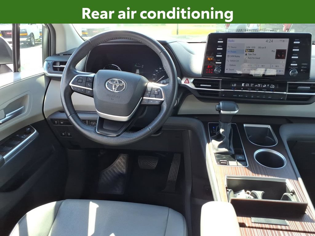 Used 2024 Toyota Sienna XLE FWD image 20