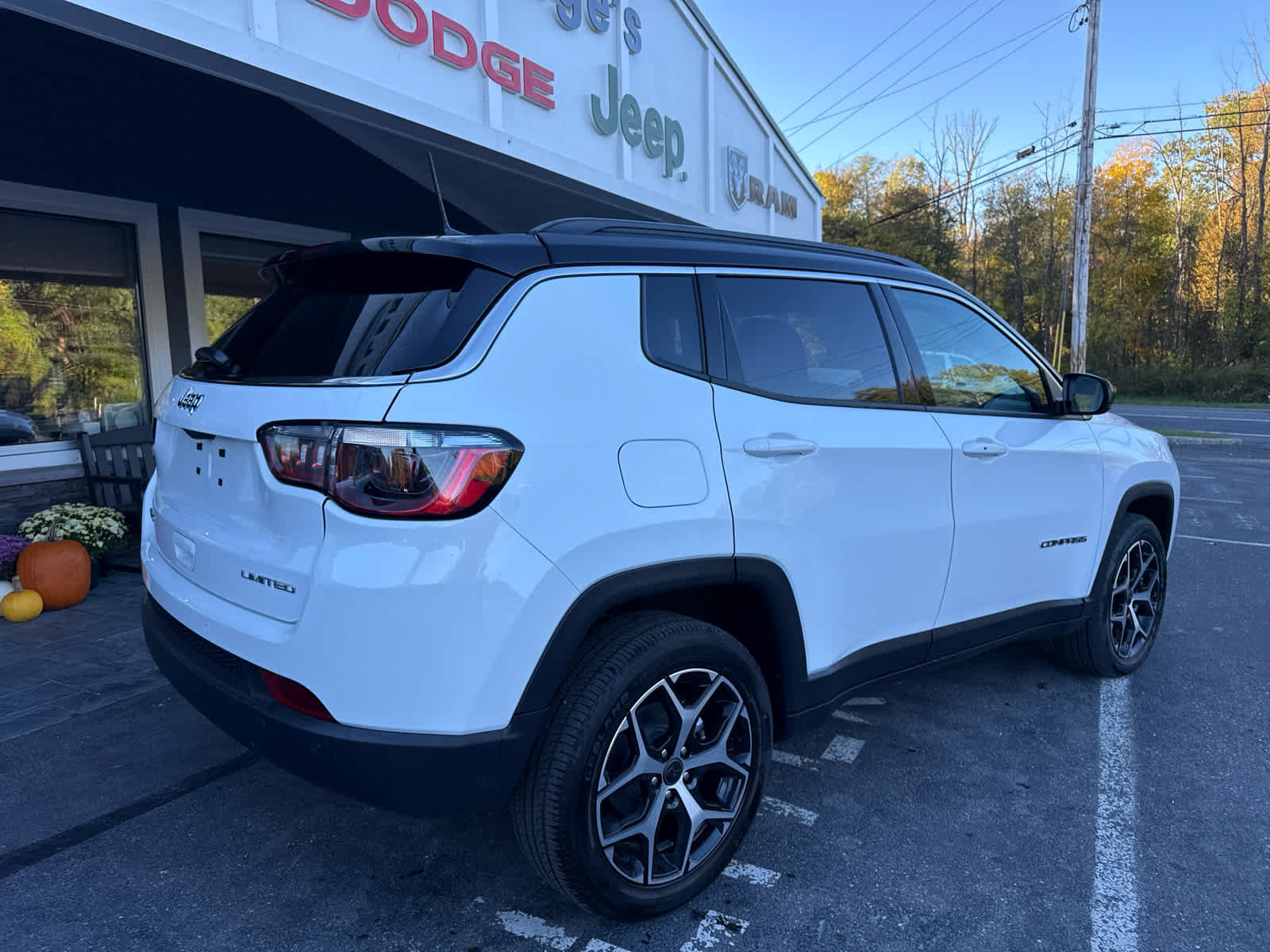 New 2026 Jeep Compass Limited AWD/4WD image 3