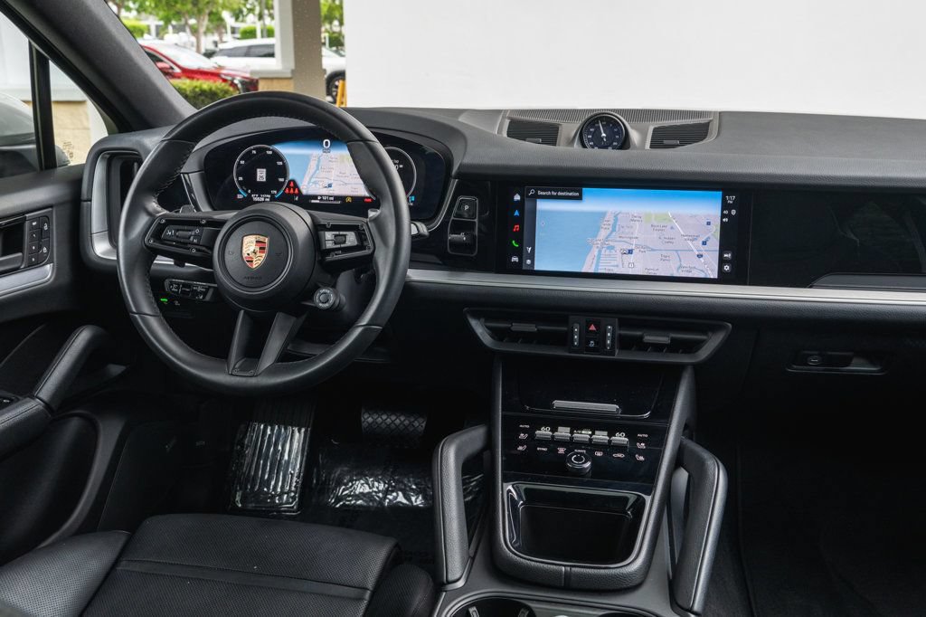 Used 2025 Porsche Cayenne Coupe AWD/4WD image 19