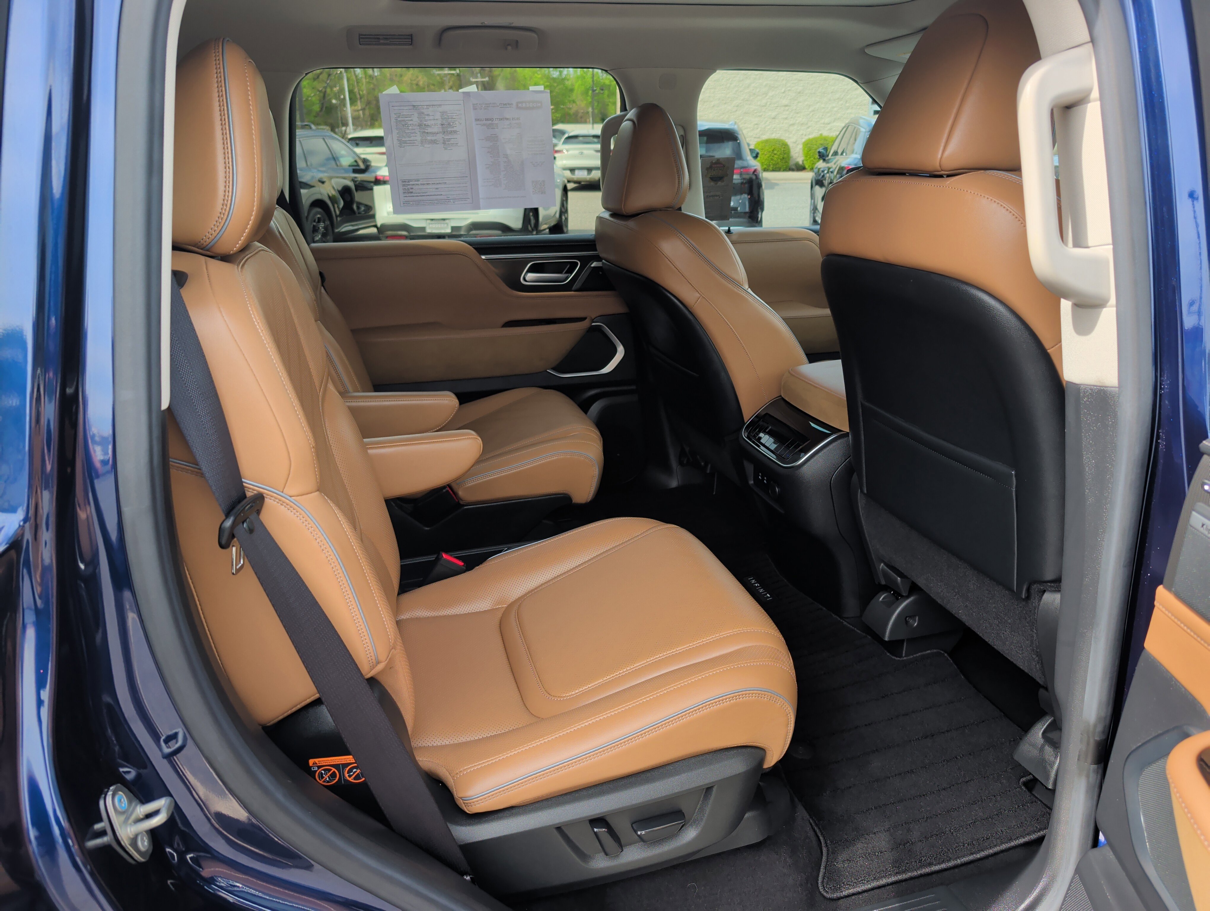 Used 2025 INFINITI QX80 Luxe image 13