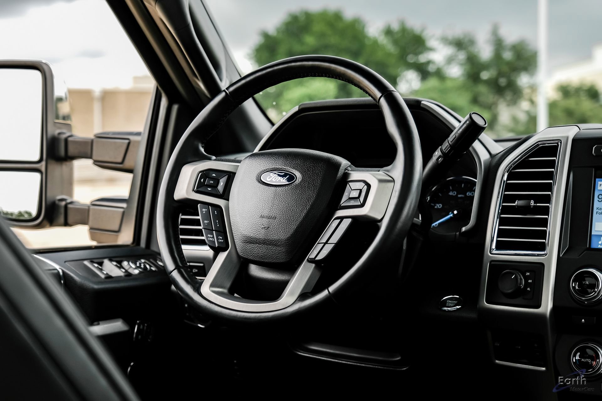 Used 2018 Ford F450 Platinum w/ Platinum Ultimate Package AWD/4WD image 46